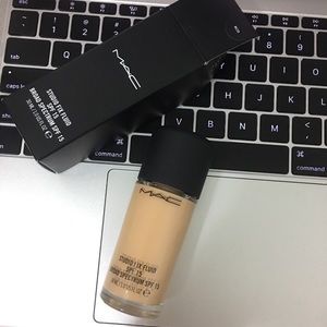 Mac cosmetics Studio fix fluid SPF 15 foundation